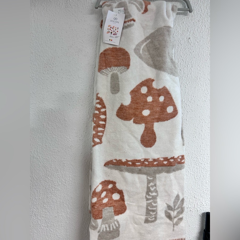 NEW! Docofil MUSHROOM Print Throw Neutral Blanket - Picture 2 of 9